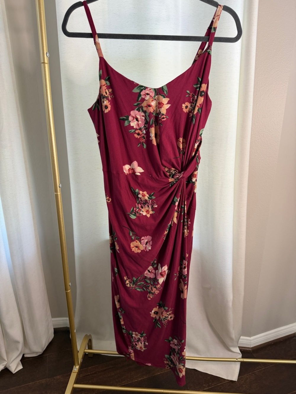 nine britton Wine Floral Twist-Detail Midi Dress